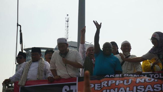 Hasil gambar untuk pigai di demo ylbhi