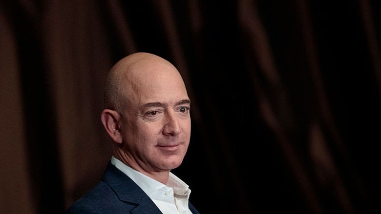 5 Fakta Pendiri Amazon yang Jadi Orang Terkaya Dunia Beberapa Jam 5 Fakta Pendiri Amazon yang Jadi Orang Terkaya Dunia Beberapa Jam