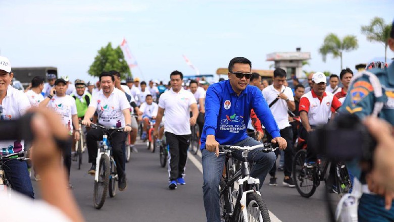 Menpora Hadiri Gowes Pesona Nusantara di Manado Menpora Hadiri Gowes Pesona Nusantara di Manado