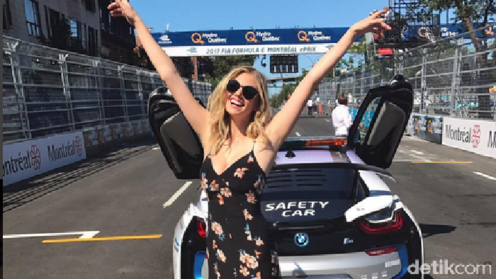 Kate Upton Ketagihan Coba Mobil Balap Listrik Kate Upton Ketagihan Coba Mobil Balap Listrik
