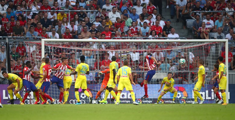 Atletico Tundukkan Napoli 2-1 Atletico Tundukkan Napoli 2-1