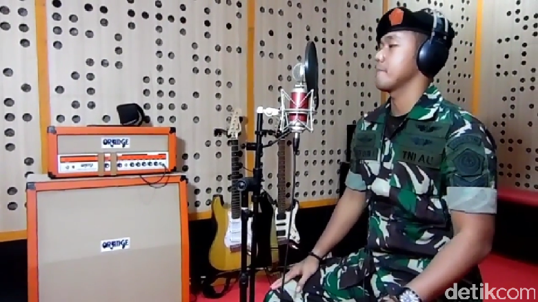 Viral Video Prajurit TNI Nyanyikan Despacito Berlirik 