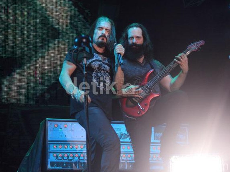 Dream Theater Siap Manggung di Candi Prambanan Dream Theater Siap Manggung di Candi Prambanan