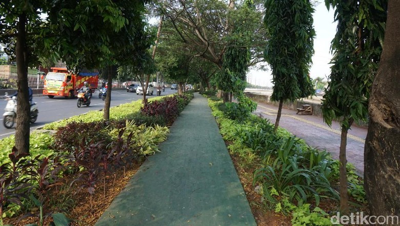 Pembangunan Trotoar Sudirman-Thamrin Selesai Sebelum Asian Games Pembangunan Trotoar Sudirman-Thamrin Selesai Sebelum Asian Games