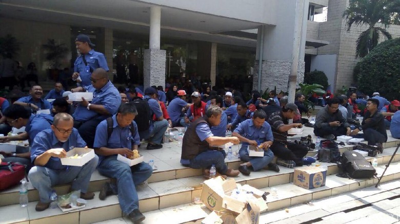 Rini Heran Pekerja JICT Masih Demo Padahal Gaji Sudah Gede Rini Heran Pekerja JICT Masih Demo Padahal Gaji Sudah Gede