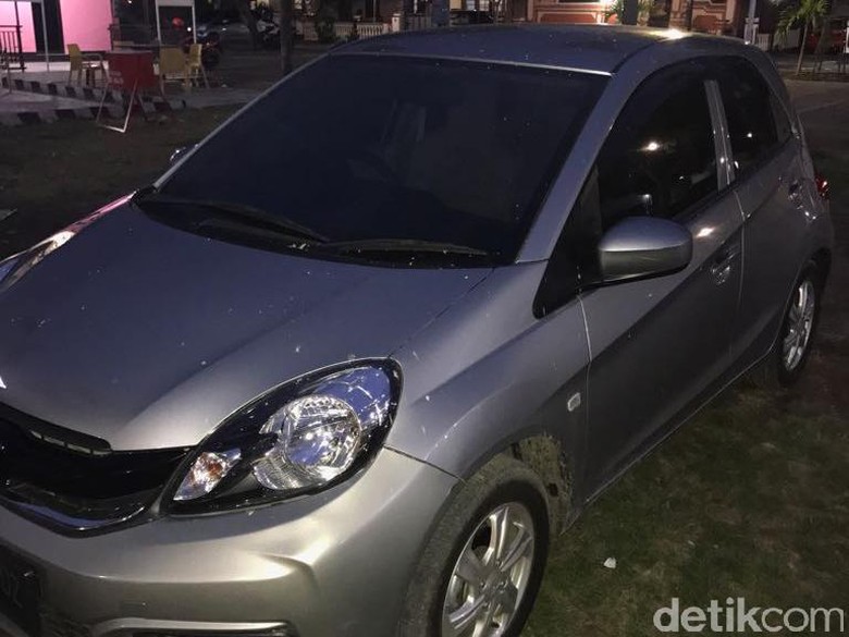 Sita Mobil Pakai Surat dari Jenderal, 3 Debt Collector Ditangkap Sita Mobil Pakai Surat dari Jenderal, 3 Debt Collector Ditangkap