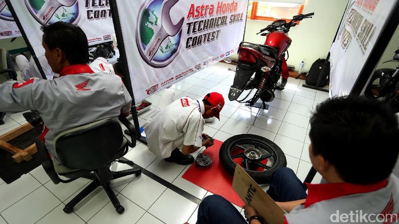 Honda Ingin Anak SMK Bisa Bekerja di Jaringan Diler Honda Honda Ingin Anak SMK Bisa Bekerja di Jaringan Diler Honda