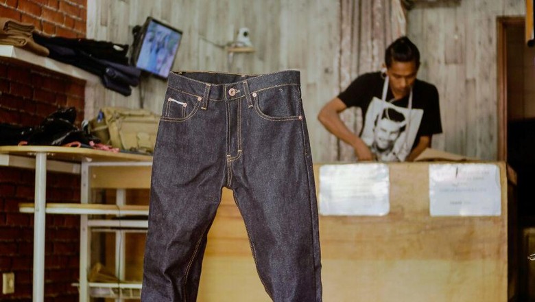 Modal Rp 300.000, Pria Ini Bisnis Jeans Beromzet Rp 300 Juta/Bulan Modal Rp 300.000, Pria Ini Bisnis Jeans Beromzet Rp 300 Juta/Bulan