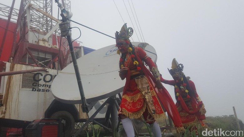 Warga Ranu Pani dan Pendaki Semeru Bisa Nikmati Sinyal 4G Telkomsel Warga Ranu Pani dan Pendaki Semeru Bisa Nikmati Sinyal 4G Telkomsel