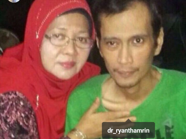 Sangat Kurus, Benarkah Ini Foto dr Ryan Thamrin Terakhir Sebelum Meninggal? Sangat Kurus, Benarkah Ini Foto dr Ryan Thamrin Terakhir Sebelum Meninggal?