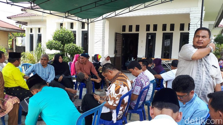 Ryan Thamrin Dimakamkan Usai Salat Jumat Ryan Thamrin Dimakamkan Usai Salat Jumat