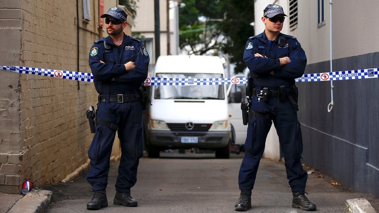 Tersangka Teror Australia Selundupkan Bom ke dalam Tas Saudaranya Tersangka Teror Australia Selundupkan Bom ke dalam Tas Saudaranya