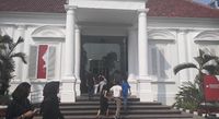 Ratusan Orang Antre Lihat Lukisan Langka Istana Negara