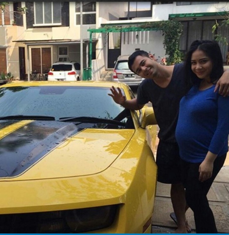 Tak Hanya Raffi, Ini Deretan Selebriti Indonesia yang Punya Mobil Mewah