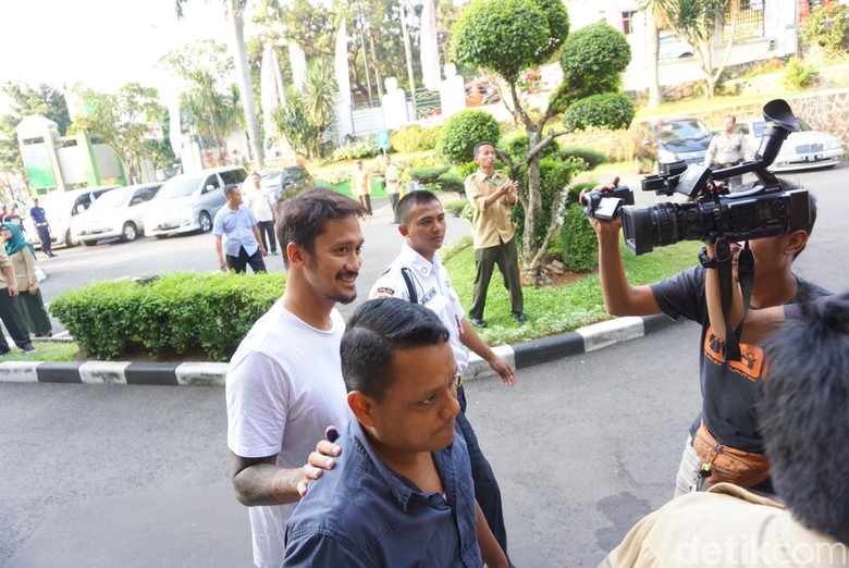 Sampai Kapan Tora Sudiro Direhab? Sampai Kapan Tora Sudiro Direhab?