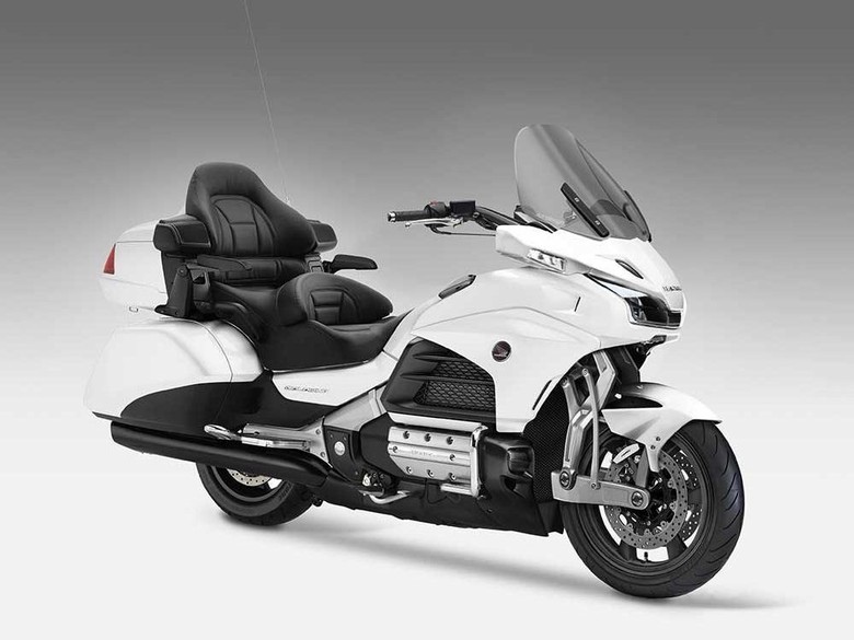 Honda Gold Wing Behemoth Tampil Mewah Honda Gold Wing Behemoth Tampil Mewah