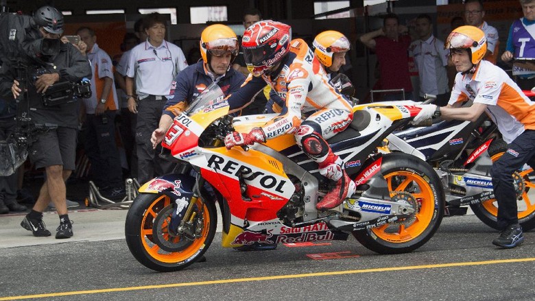 Apakah Marquez Sengaja Melambat di Awal Balapan? Apakah Marquez Sengaja Melambat di Awal Balapan?