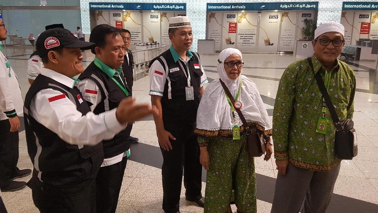 Gelombang Pertama Jemaah Haji Khusus Mulai Masuki Madinah Gelombang Pertama Jemaah Haji Khusus Mulai Masuki Madinah
