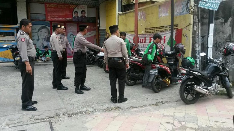 Polisi: Ojek dan Angkot di Jl Margonda Depok Seperti Laba-laba Polisi: Ojek dan Angkot di Jl Margonda Depok Seperti Laba-laba