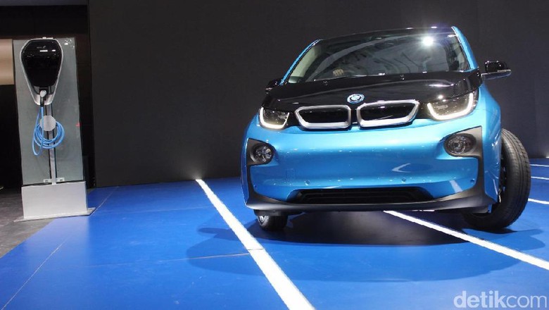 BMW Hadirkan Mobil Listrik i3 dan Seri 5 Diesel BMW Hadirkan Mobil Listrik i3 dan Seri 5 Diesel