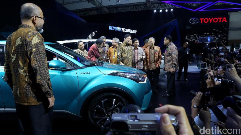 Bisik Toyota ke Menperin: Pakai Pajak Lama, C-HR Bisa Rp 500 Juta Bisik Toyota ke Menperin: Pakai Pajak Lama, C-HR Bisa Rp 500 Juta