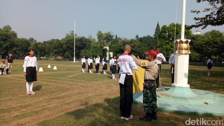 Menengok Latihan Paskibraka HUT RI Ke-72 di Cibubur Menengok Latihan Paskibraka HUT RI Ke-72 di Cibubur