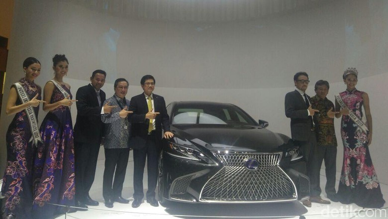 Istimewa, Lexus Luncurkan Mobil yang di Jepang pun Belum Ada Istimewa, Lexus Luncurkan Mobil yang di Jepang pun Belum Ada