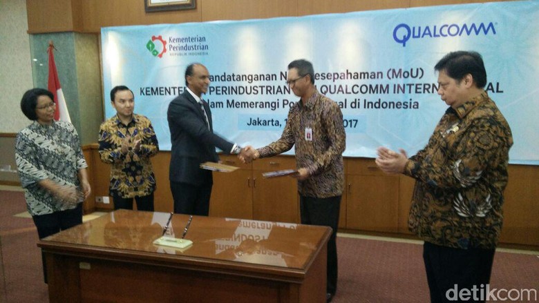 Jurus Pemerintah Perangi Peredaran Ponsel Ilegal Jurus Pemerintah Perangi Peredaran Ponsel Ilegal