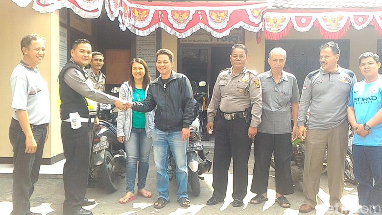 Sempat Ejek Polisi Bandung, Perempuan Pelanggar Lalin Minta Maaf Sempat Ejek Polisi Bandung, Perempuan Pelanggar Lalin Minta Maaf