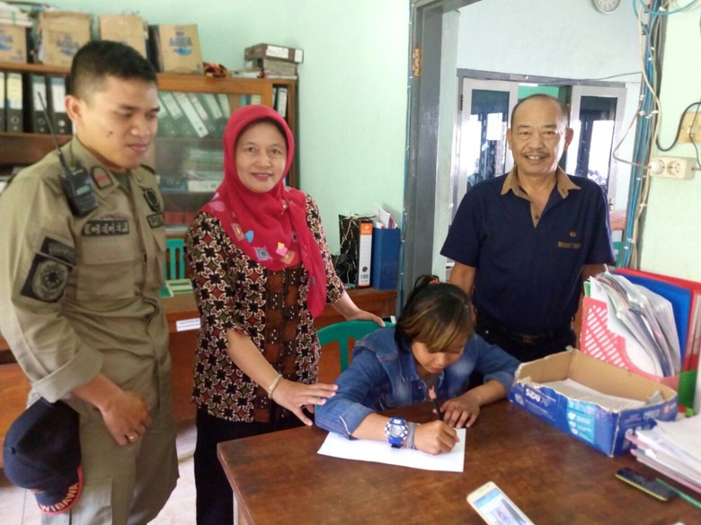 Kisah Maharani, Anak Punk yang Keinginan Sekolahnya Terhambat Biaya Kisah Maharani, Anak Punk yang Keinginan Sekolahnya Terhambat Biaya