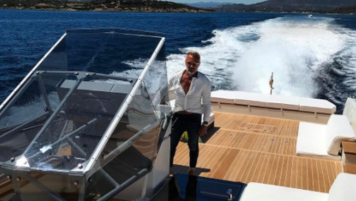 Gianluca di kapal mewahnya. Foto: Instagram Gianluca di kapal mewahnya. Foto: Instagram