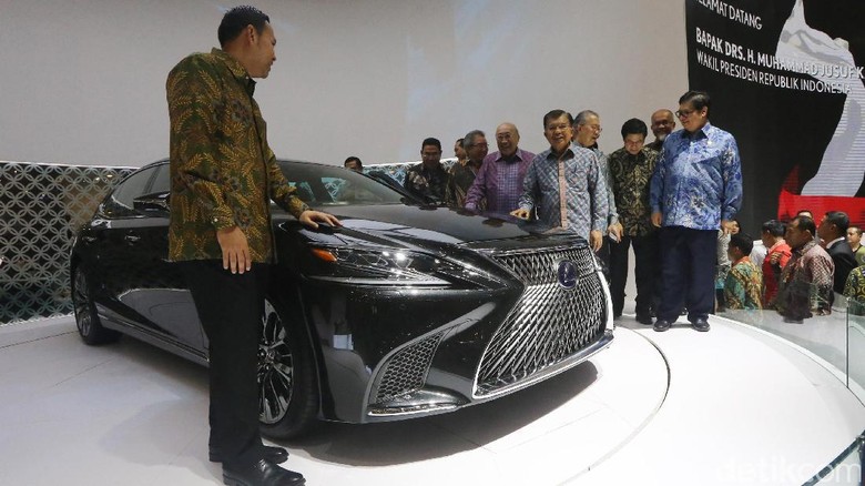 JK: Mobil Listrik Bakal Kurangi Beban Subsidi BBM JK: Mobil Listrik Bakal Kurangi Beban Subsidi BBM