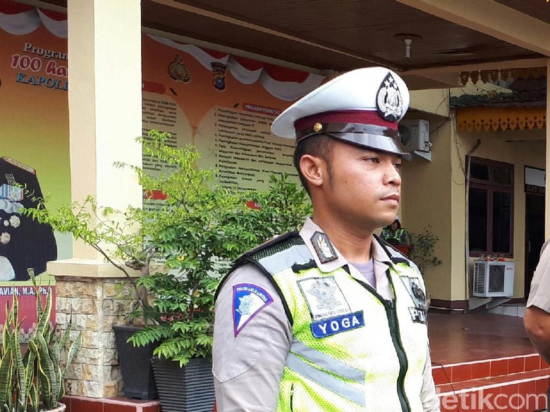 Ini Alasan Bripda Yoga Berkarier di Polisi Ketimbang Ngartis Ini Alasan Bripda Yoga Berkarier di Polisi Ketimbang Ngartis
