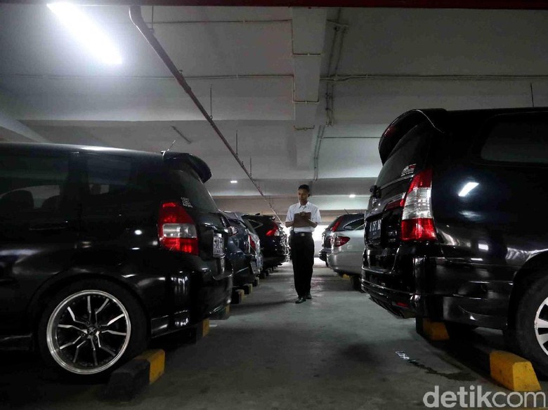 Beli Mobil Harus Ada Garasi, Bagaimana yang Tinggal di Apartemen? Beli Mobil Harus Ada Garasi, Bagaimana yang Tinggal di Apartemen?
