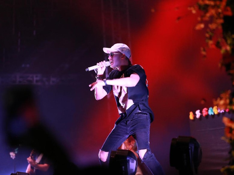 Energiknya Gnash di Panggung We The Fest 2017 Energiknya Gnash di Panggung We The Fest 2017