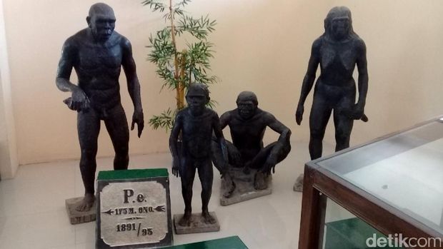 Tugu penanda ditemukannya fosil Pithecanthropus erectus (Sugeng/detikTravel)