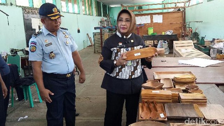 Kemenkum HAM Jatim akan Sanksi Petugas Lapas yang Tersangkut Narkoba Kemenkum HAM Jatim akan Sanksi Petugas Lapas yang Tersangkut Narkoba