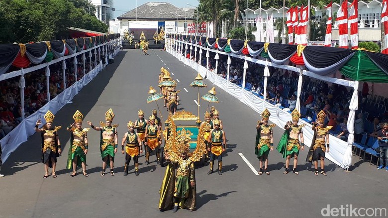 Jokowi dalam Jember Fashion Carnaval (Afif/detikTravel) Jokowi dalam Jember Fashion Carnaval (Afif/detikTravel)