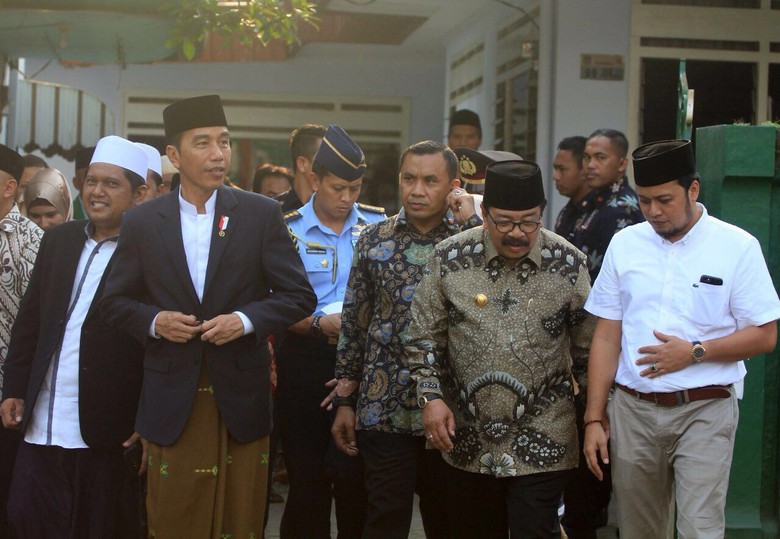 Jokowi ke Muhammadiyah: Jangan Sampai Keislaman Tergerus Zaman Jokowi ke Muhammadiyah: Jangan Sampai Keislaman Tergerus Zaman