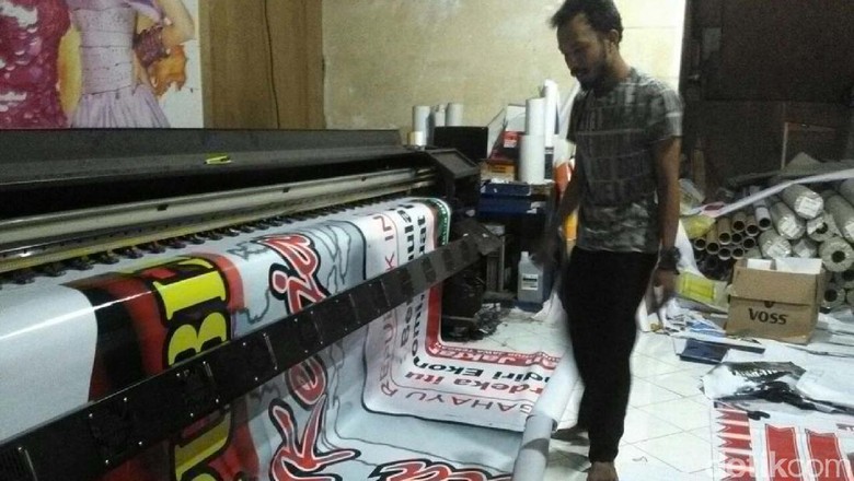Jelang HUT RI, Percetakan Spanduk dan Kaos Ikut Kecipratan Rezeki Jelang HUT RI, Percetakan Spanduk dan Kaos Ikut Kecipratan Rezeki