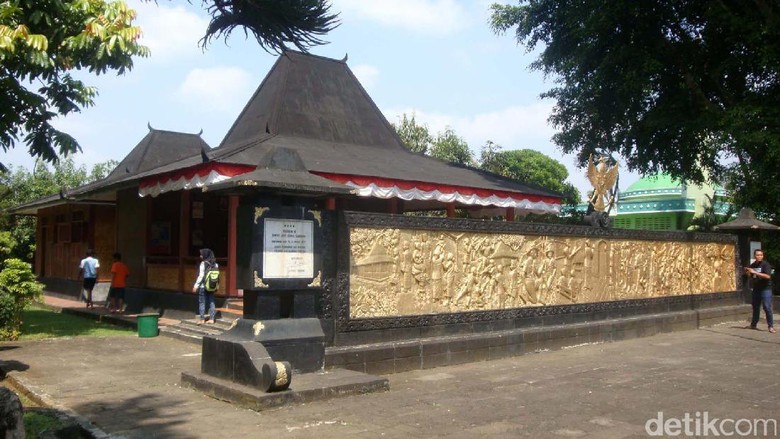 Di Purbalingga Ada Monumen Tempat Kelahiran Pangsar Soedirman Di Purbalingga Ada Monumen Tempat Kelahiran Pangsar Soedirman