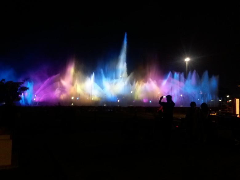 Pertunjukan Air Mancur Menari Monas Setiap Sabtu dan Minggu Malam Pertunjukan Air Mancur Menari Monas Setiap Sabtu dan Minggu Malam