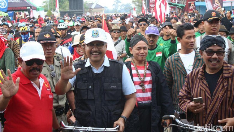 10 Ribu Peserta Gowes Nasional Penuhi Jalanan di Blitar 10 Ribu Peserta Gowes Nasional Penuhi Jalanan di Blitar