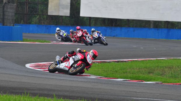 Pebalap-Pebalap AHRT Kuasai Podium di Balapan Pertama ARRC Sentul