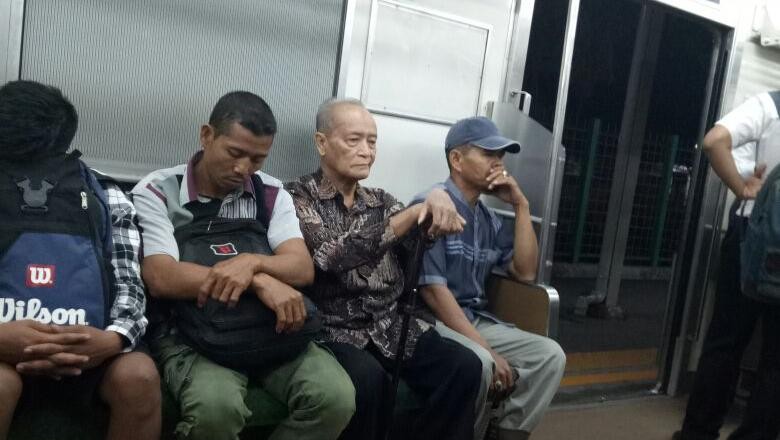 Naik KRL ke Bogor, Buya Syafii: Nggak Macet dan Aman Naik KRL ke Bogor, Buya Syafii: Nggak Macet dan Aman