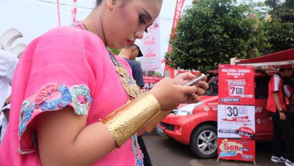 Saham Penjual Pulsa Telkomsel Dibekukan Gara-gara Melejit 167% Saham Penjual Pulsa Telkomsel Dibekukan Gara-gara Melejit 167%