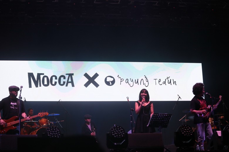 Cerita di Balik Lagu Menunggu untuk Bertemu Mocca x Payung Teduh Cerita di Balik Lagu Menunggu untuk Bertemu Mocca x Payung Teduh