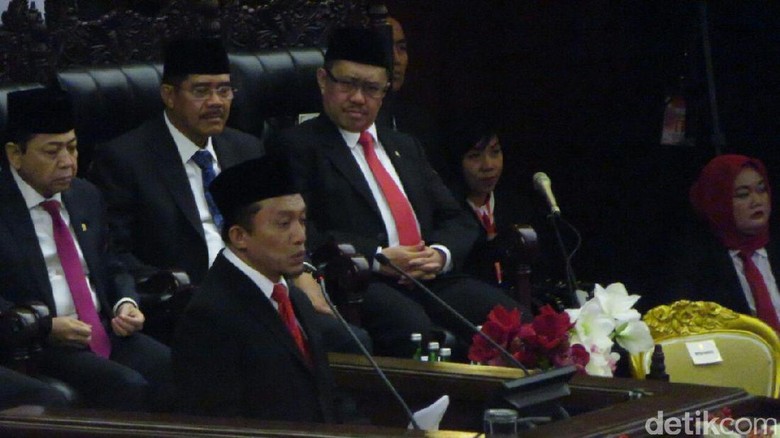 Fahri Hamzah Ogah Amini Doa Tifatul Soal Gemukkan Jokowi Fahri Hamzah Ogah Amini Doa Tifatul Soal Gemukkan Jokowi