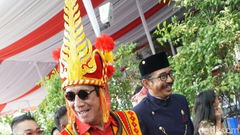 Juara 1 Lomba Baju Adat, Menkum HAM: Sebetulnya Ini Buat Perang Juara 1 Lomba Baju Adat, Menkum HAM: Sebetulnya Ini Buat Perang