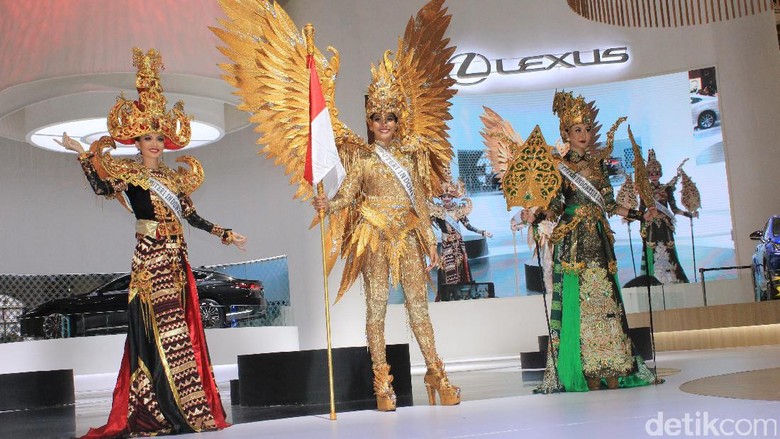 Parade Kemegahan Budaya Indonesia ala Lexus Parade Kemegahan Budaya Indonesia ala Lexus